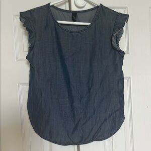 Gap Women's Chambray Blue ruffle sleeve Top size Small